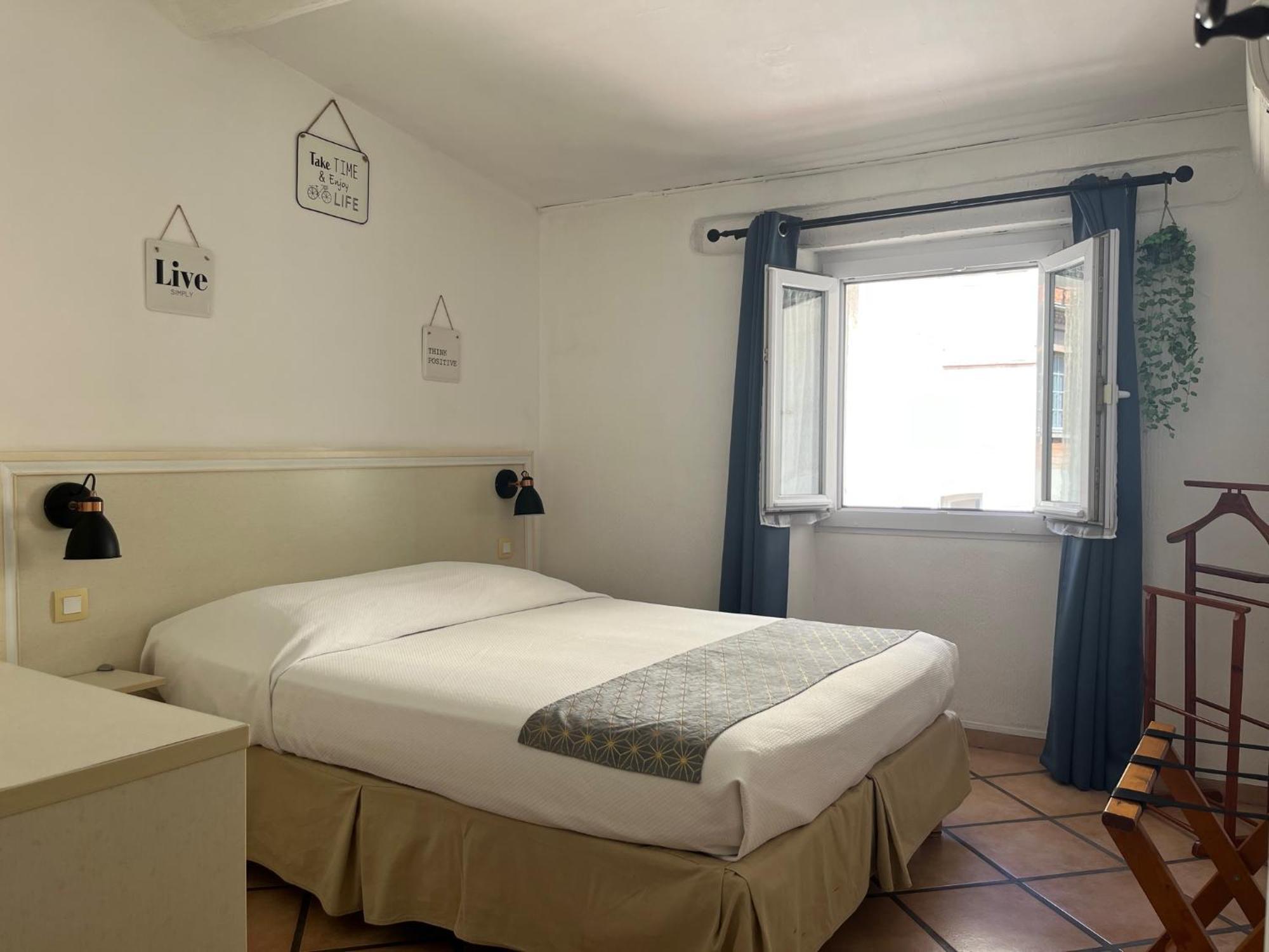 Hotel Le Flore Fréjus Zewnętrze zdjęcie