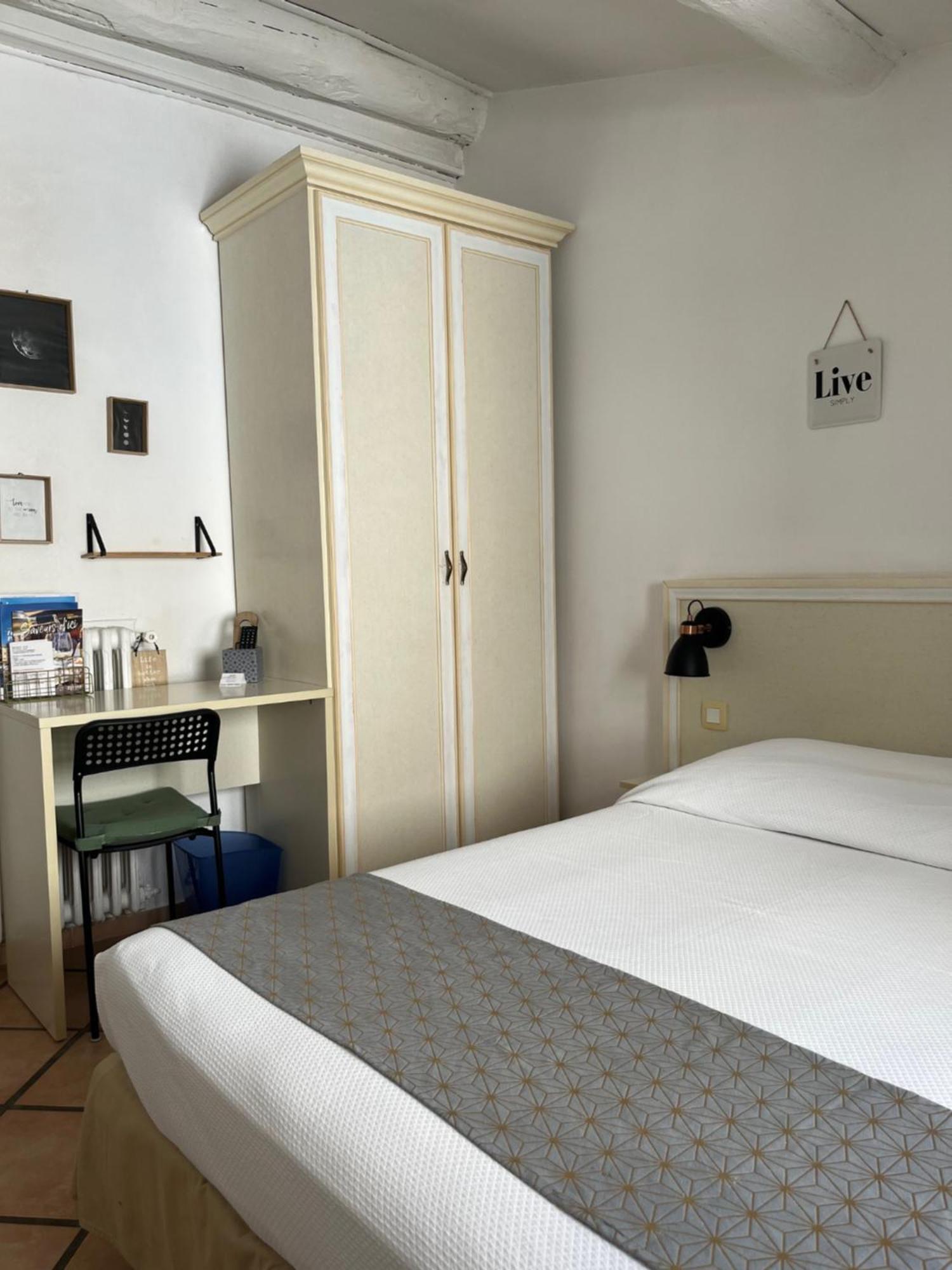 Hotel Le Flore Fréjus Zewnętrze zdjęcie